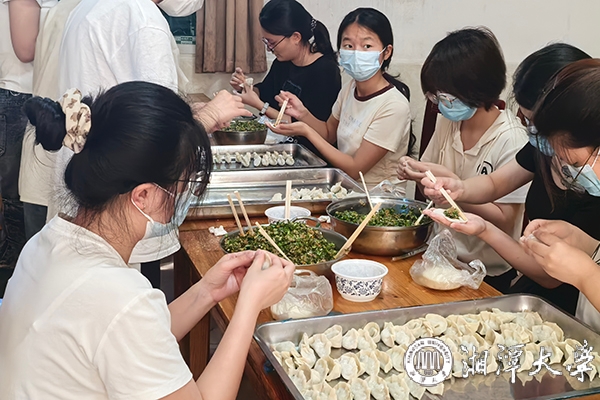 日韩男女性爱视频